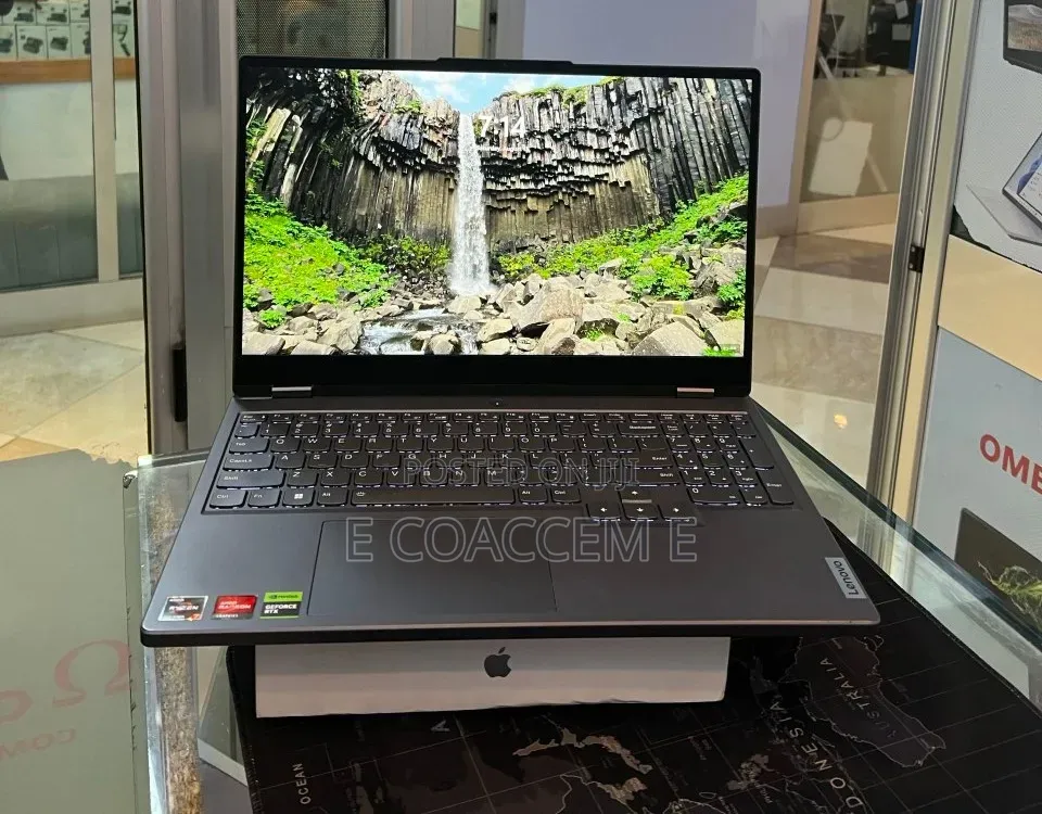 New Laptop Lenovo 16GB AMD Ryzen 7 SSD 1T