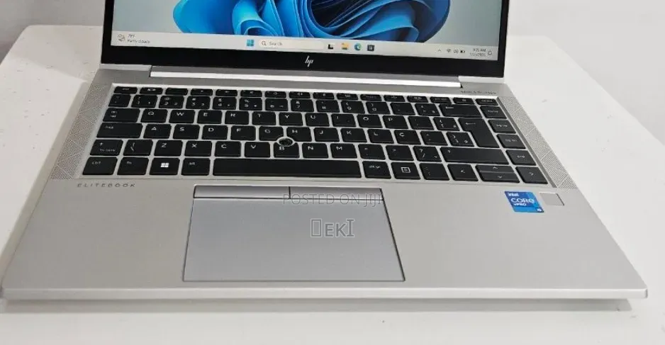 New Laptop HP EliteBook 840 G8 16GB Intel Core i5 SSD 512GB