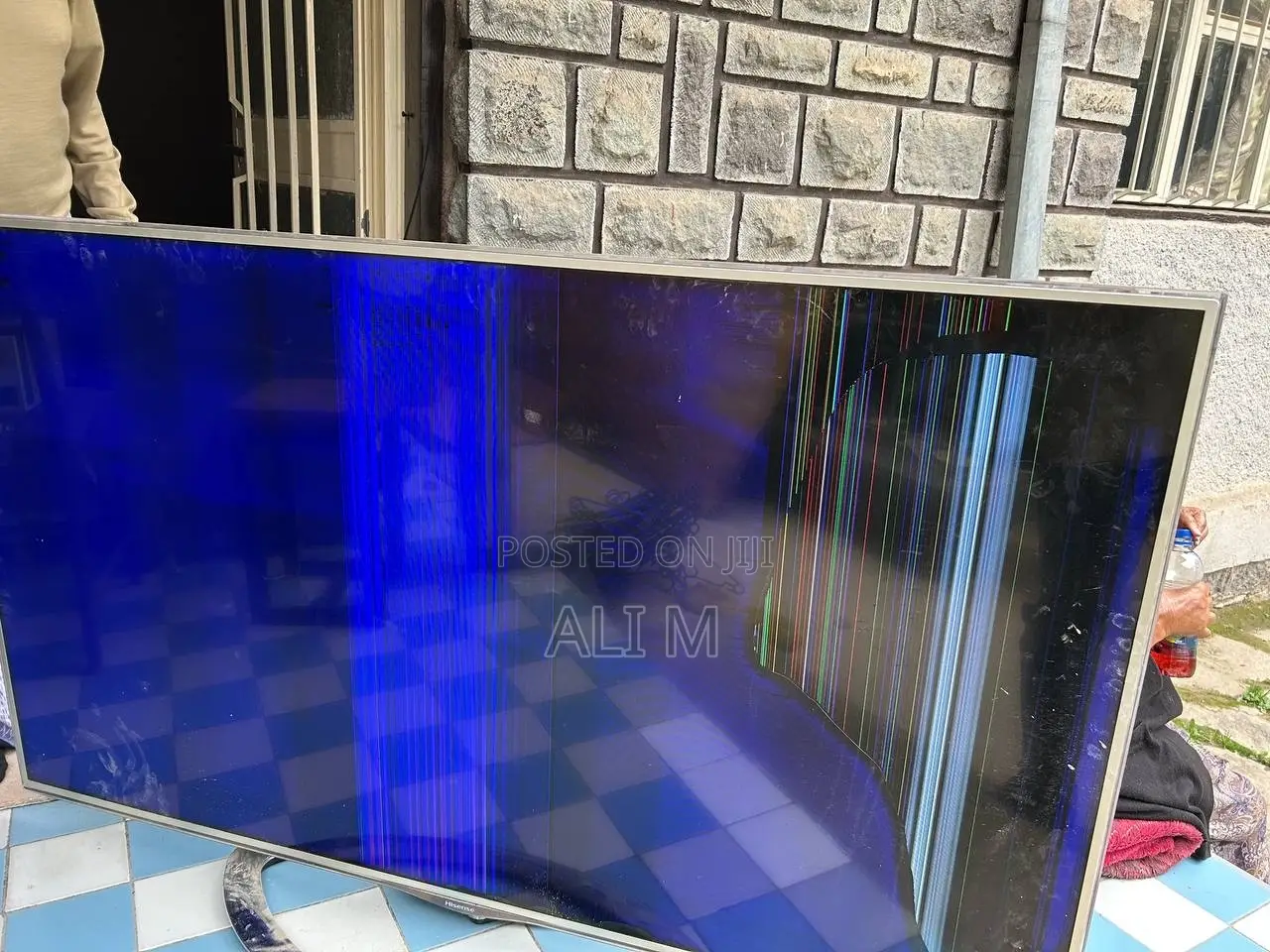 Hisense TV 65 Inch for Parts (Maintenance)