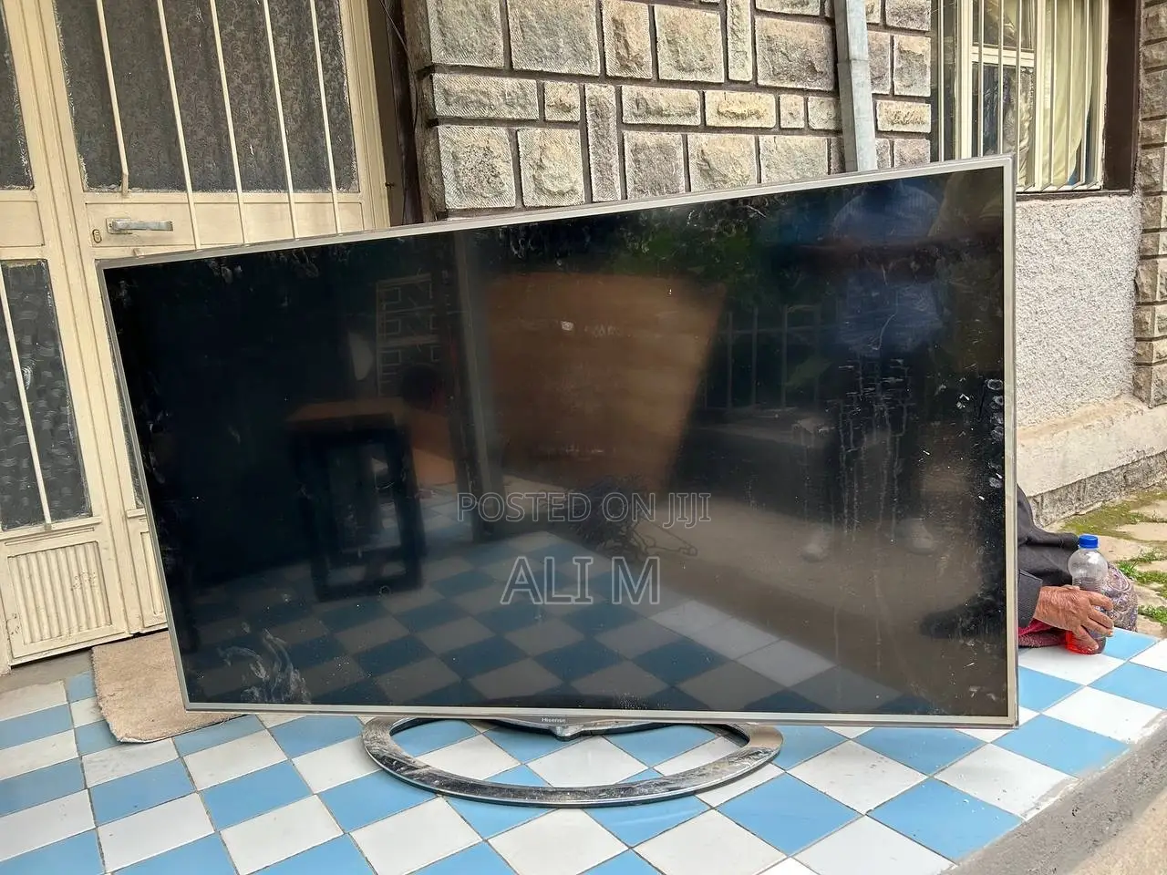 Hisense TV 65 Inch for Parts (Maintenance)