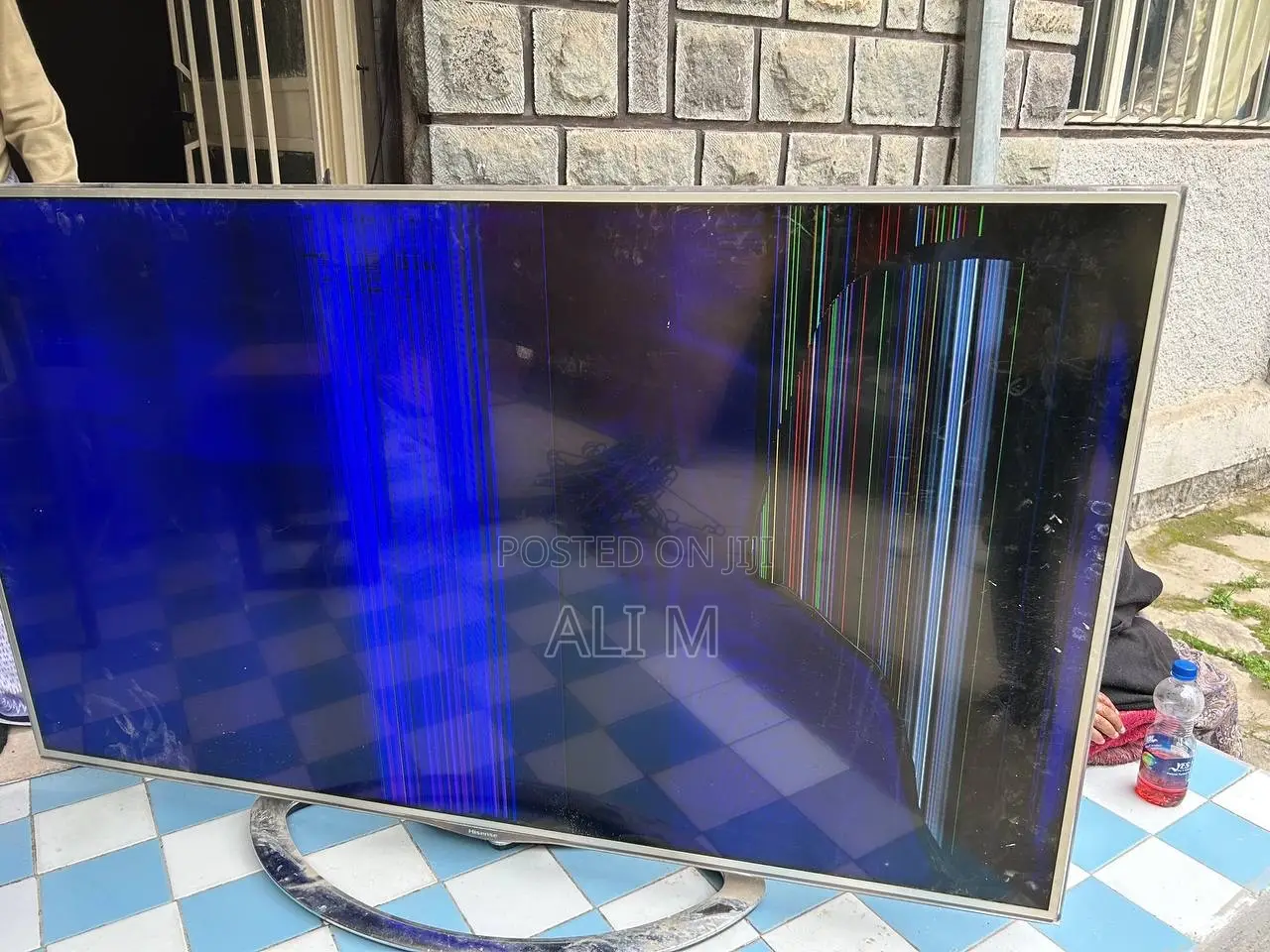Hisense TV 65 Inch for Parts (Maintenance)