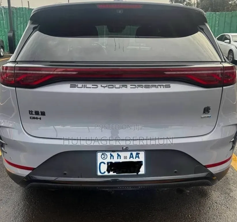New BYD Tang DM-i 2025 Beige