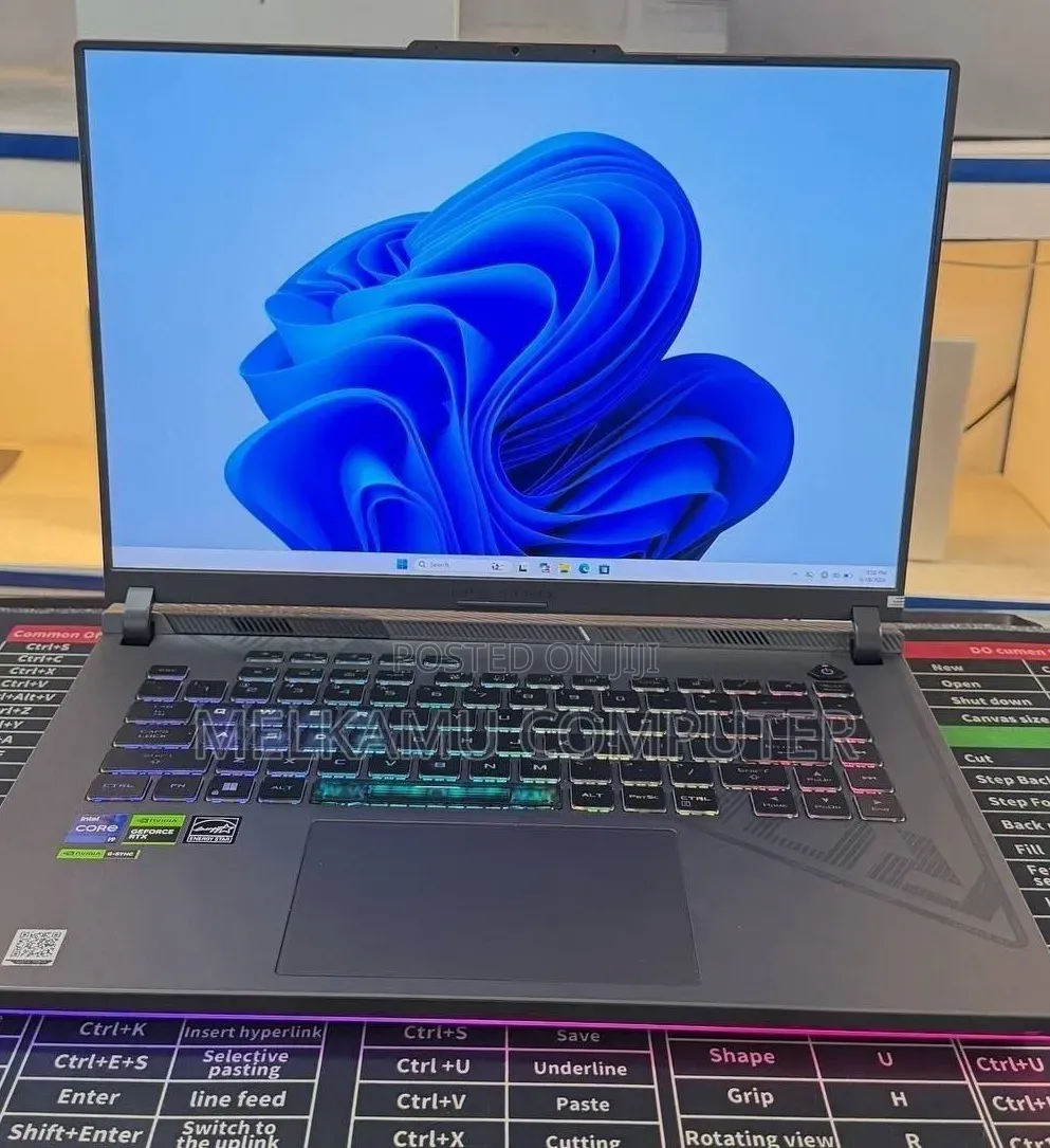 New Laptop Asus ROG Strix G16 16GB Intel Core i9 SSD 1T