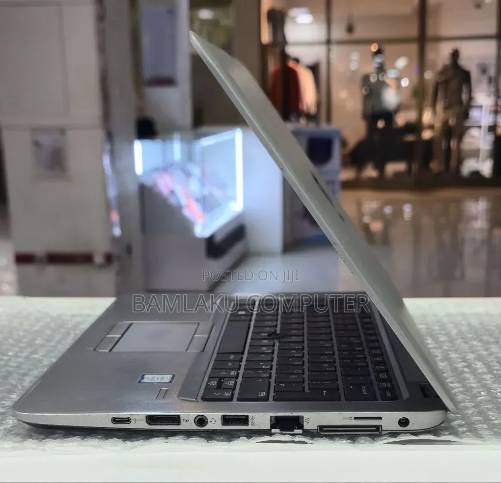 New Laptop HP EliteBook 820 G3 8GB Intel Core i5 SSD 1T