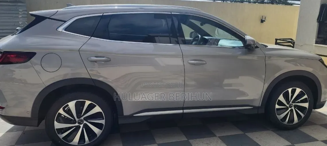 New BYD Song Plus 2024 Silver