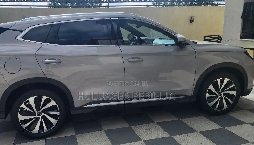 New BYD Song Plus 2024 Silver
