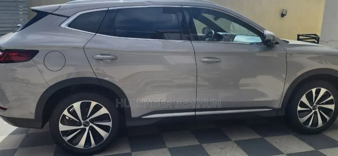 New BYD Song Plus 2024 Silver