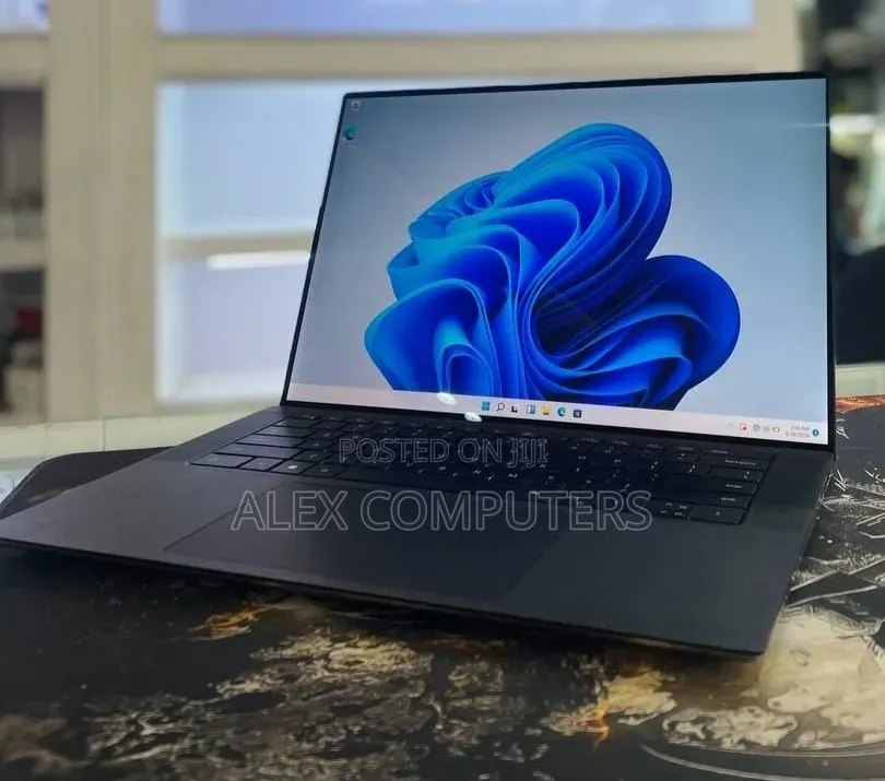 New Laptop Dell Precision 5540 16GB Intel Core i7 SSD 512GB