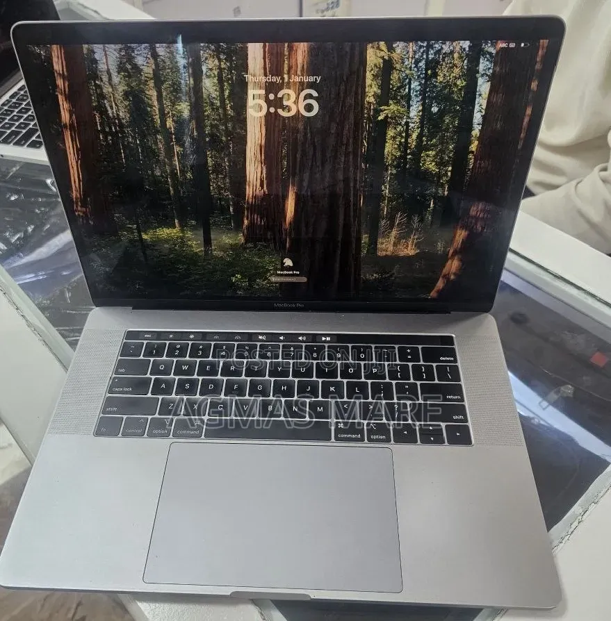 New Laptop Apple MacBook Pro 2018 16GB Intel Core i7 SSD 512GB
