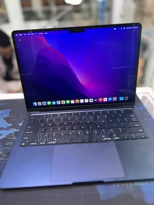 Laptop Apple MacBook Air 2022 M2 8GB Apple M2 SSD 256GB