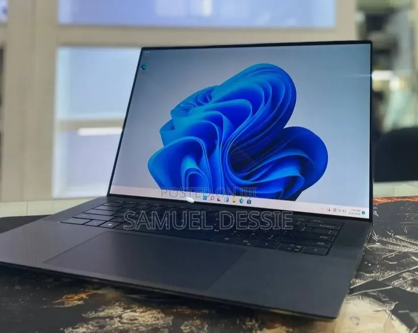 New Laptop Dell Precision 5540 16GB Intel Core i7 SSD 512GB
