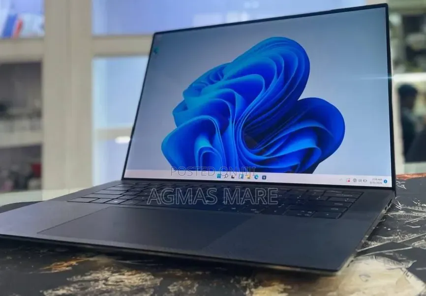 New Laptop Dell 16GB Intel Core i7 SSD 512GB