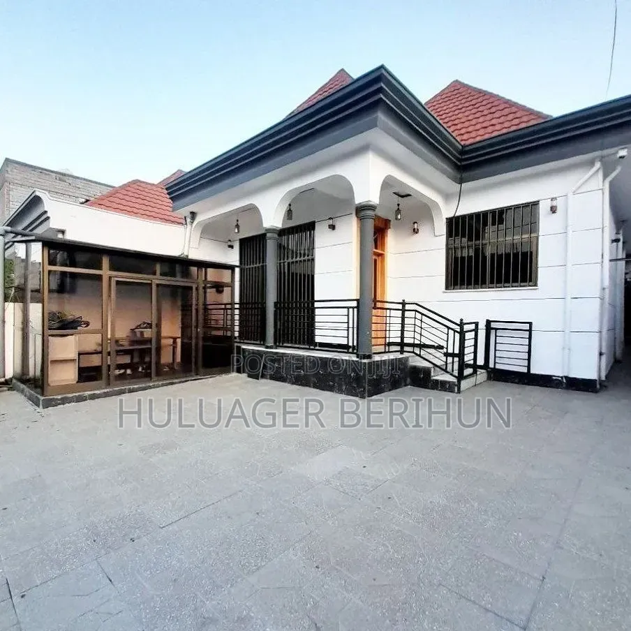 Furnished 5bdrm Villa in Bole for sale