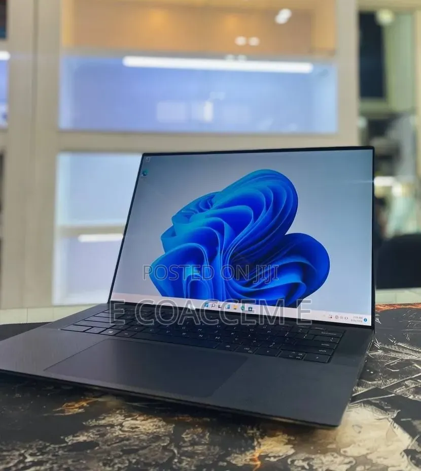 New Laptop Dell 16GB Intel Core i7 SSD 512GB