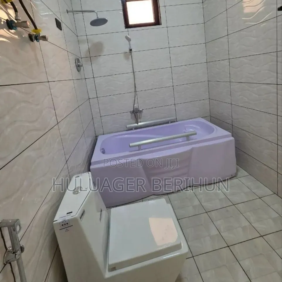 Furnished 5bdrm House in Bole for sale