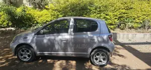 Toyota Vitz 2002 Silver