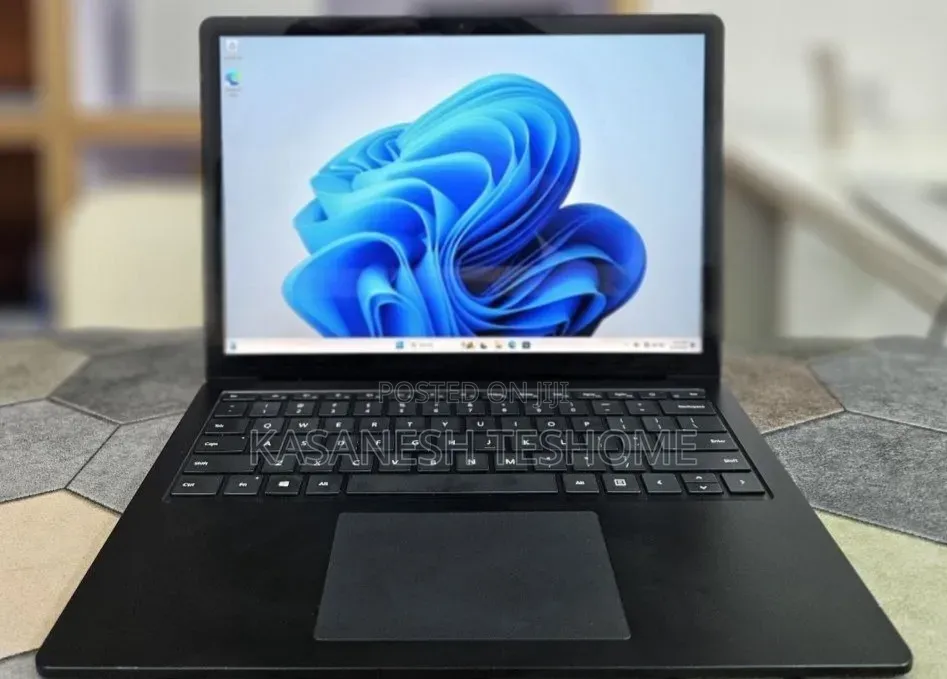 New Laptop Microsoft Surface Laptop 4 16GB Intel Core i7 SSD 512GB