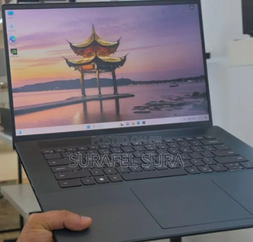 New Laptop Dell Inspiron 15 16GB Intel Core i7 SSD 512GB