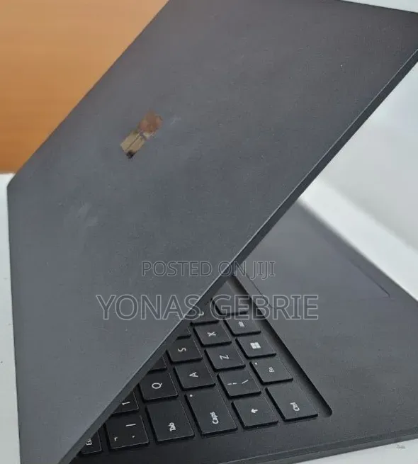 New Laptop Microsoft Surface 16GB Intel Core i7 SSD 512GB