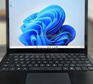 New Laptop Microsoft Surface 16GB Intel Core i7 SSD 512GB
