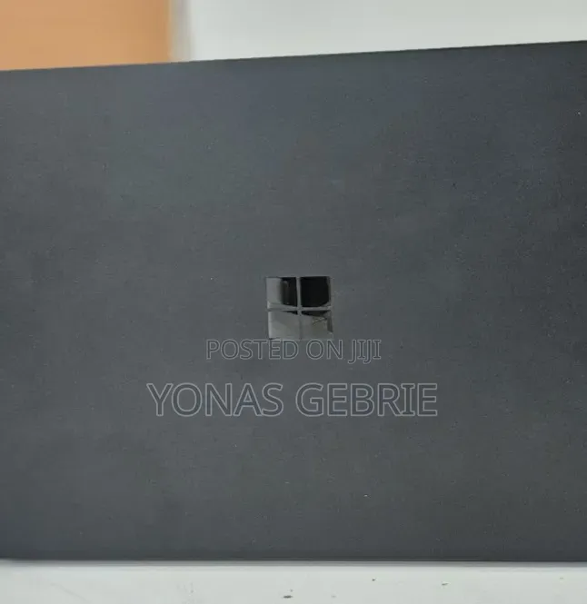 New Laptop Microsoft Surface 16GB Intel Core i7 SSD 512GB