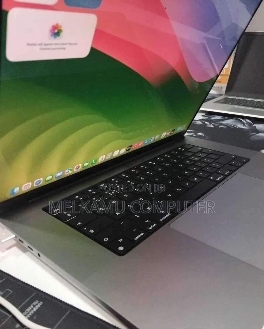 New Laptop Apple MacBook Pro 2021 M1 Max 32GB Apple M1 Max SSD 1T
