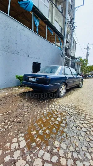 Toyota Camry 1987 Blue