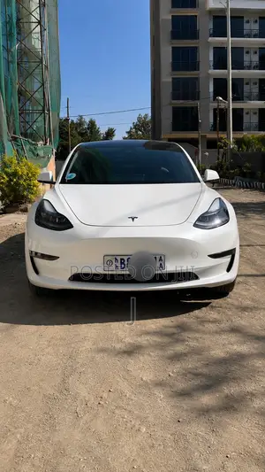 Tesla Model 3 2023 White