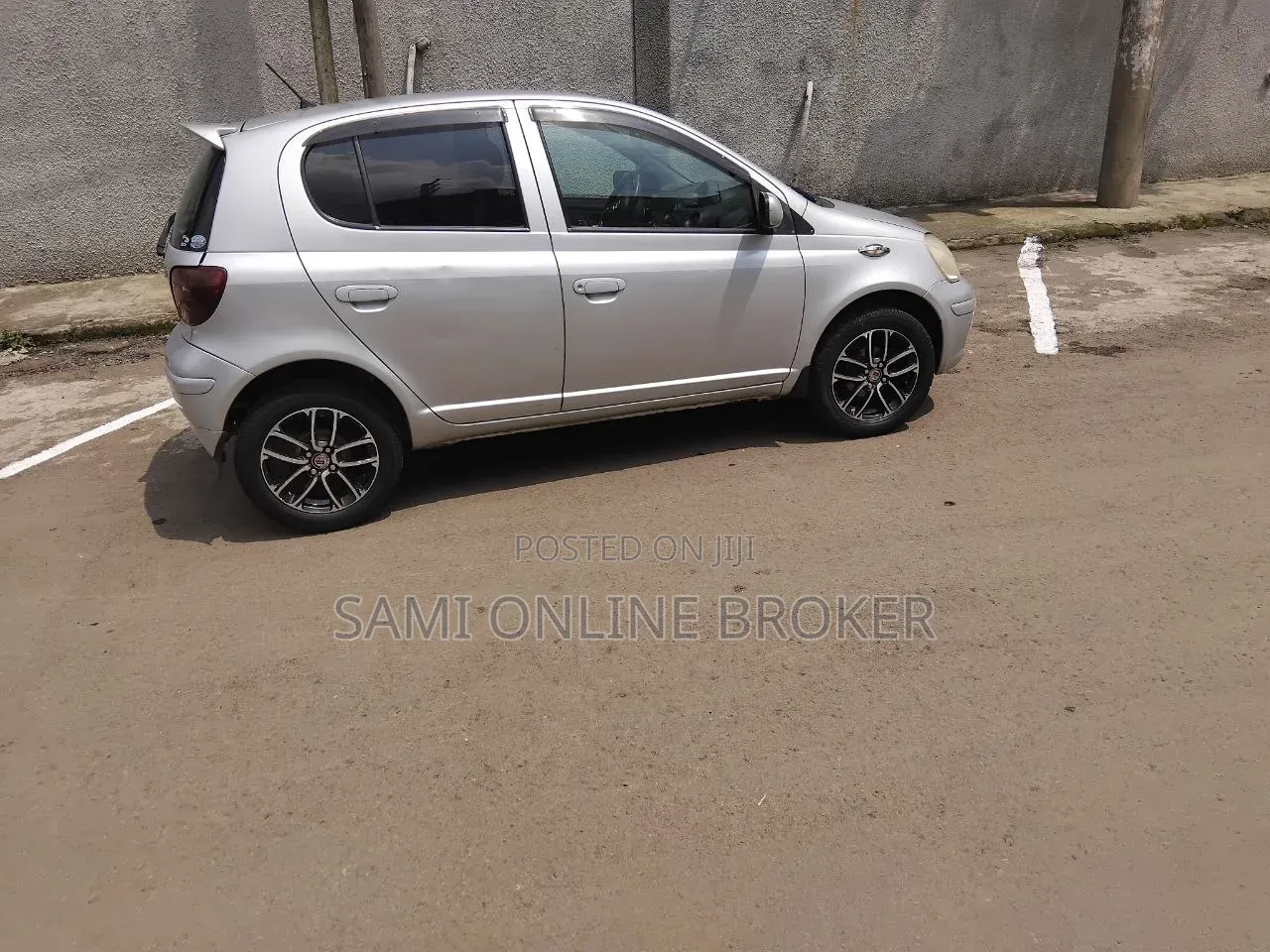 Toyota Vitz 2004 Gray