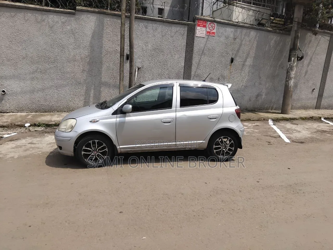 Toyota Vitz 2004 Gray