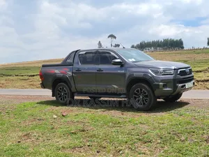 Toyota Hilux 2021 Gray