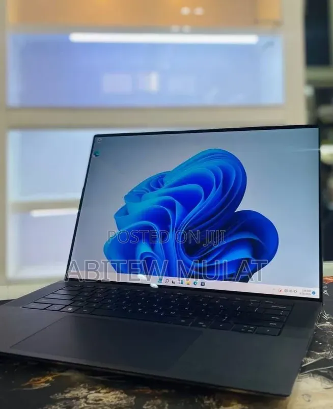 New Laptop Dell Precision 5560 16GB Intel Core i7 SSD 512GB