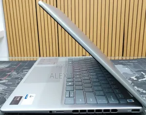 New Laptop Dell Inspiron 14 7440 16GB Intel Core Ultra 7 SSD 1T