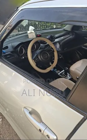 Suzuki Swift 2022 Silver