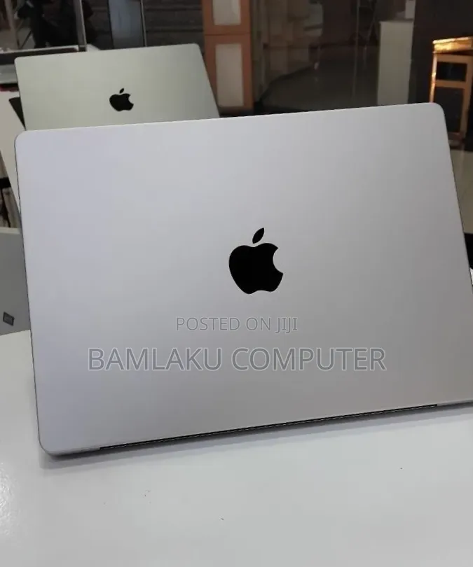 New Laptop Apple MacBook Pro 2024 M4 16GB Apple M4 Pro SSD 512GB