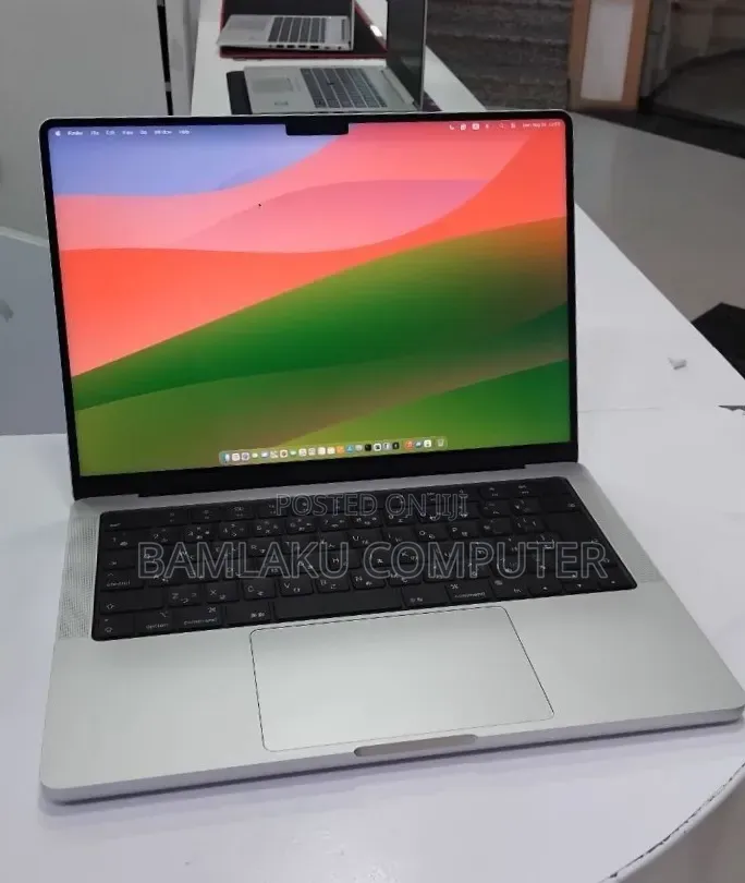 New Laptop Apple MacBook Pro 2024 M4 16GB Apple M4 Pro SSD 512GB