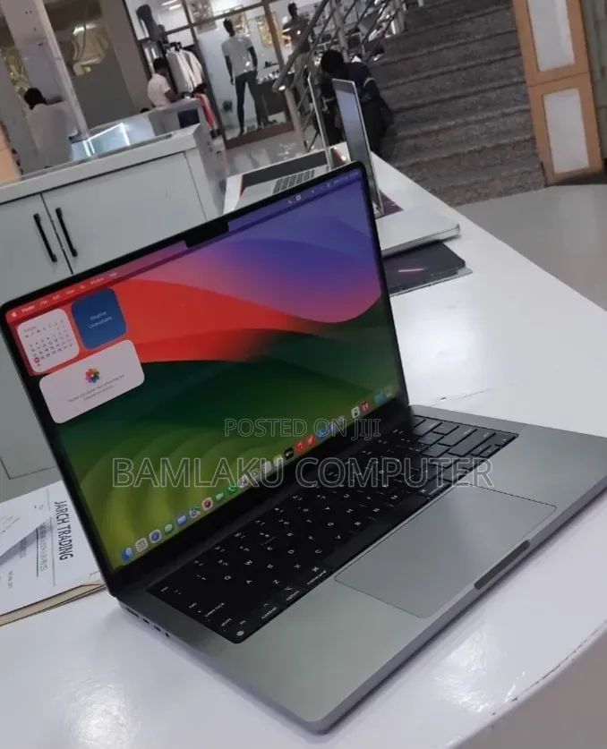 New Laptop Apple MacBook Pro 2021 M1 32GB Apple M1 Pro SSD 512GB