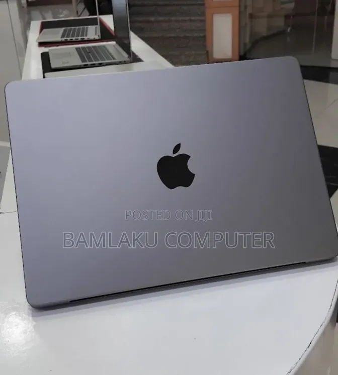 New Laptop Apple MacBook Pro 2021 M1 32GB Apple M1 Pro SSD 512GB