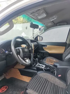 Suzuki Swift 2022 Silver