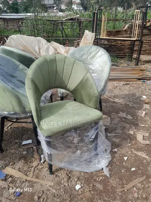 Quality Fabric With Metal Legs Restaurant Chairs