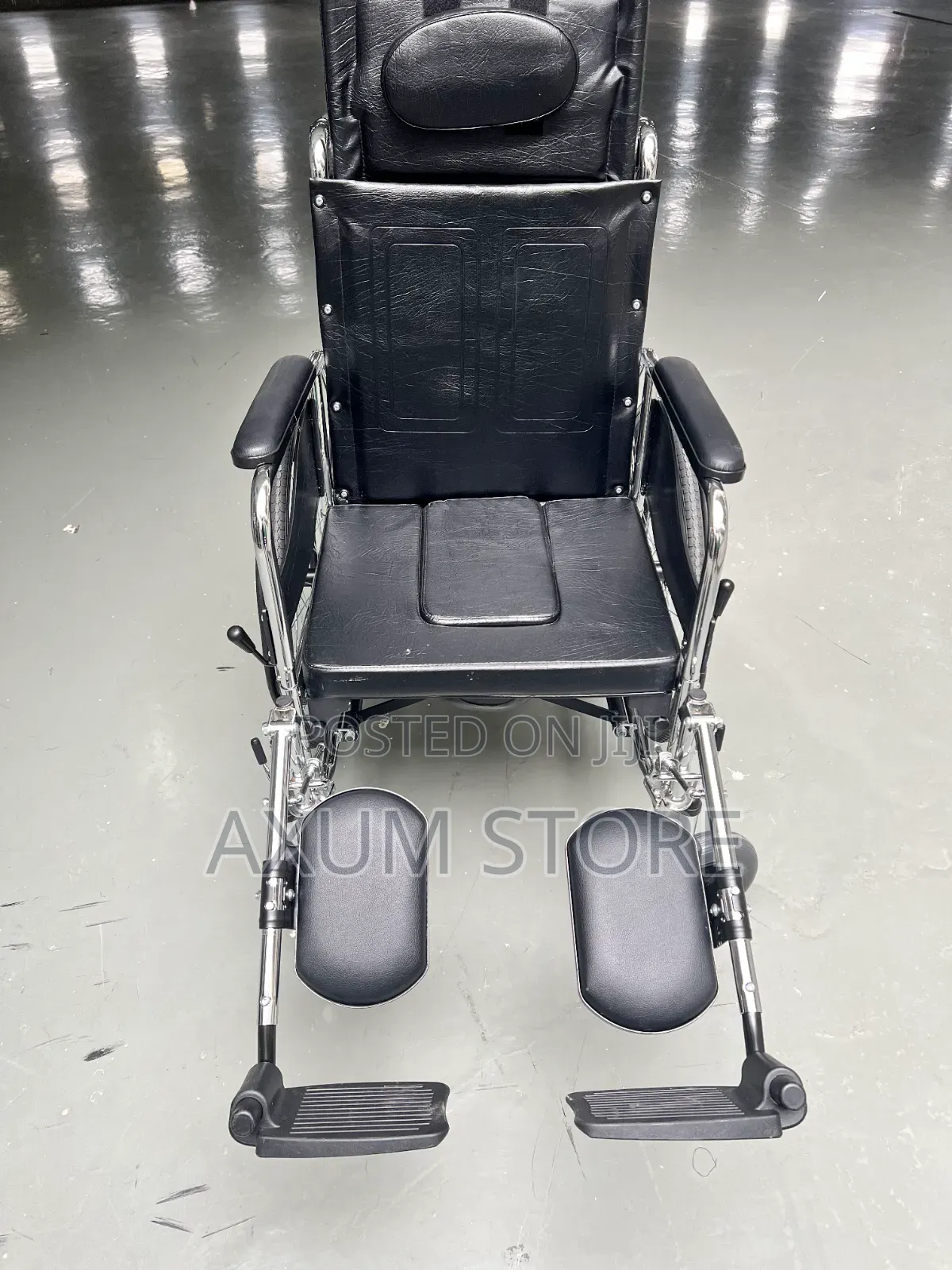 ጠንካራ ፍሬም ያለው ዊልቸር — Strong Frame Wheelchair