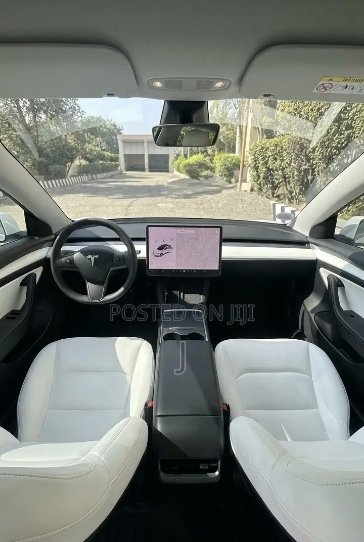 Tesla Model 3 2023 White