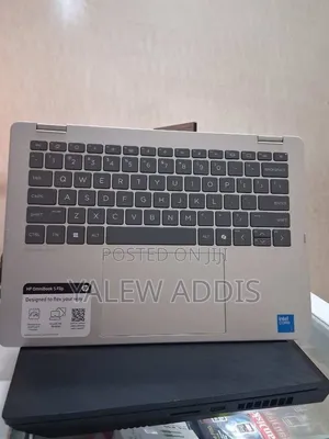 New Laptop HP OmniBook 5 Flip 16GB Intel Core i7 SSD 512GB
