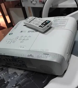 BRAND NEW  EPSON Projector 
👉Has Remote 
Model Name:  EB-x39