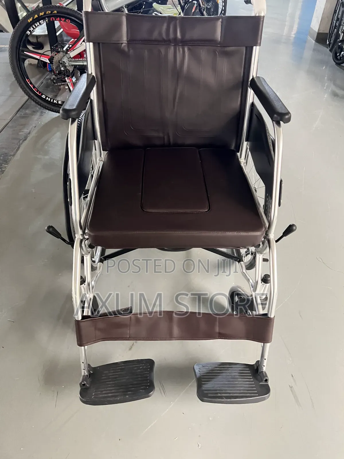 ጠንካራና ዘመናዊ ዊልቸር — Strong and Modern Wheelchair