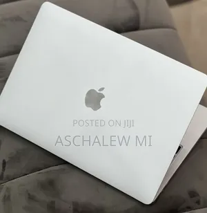 New Laptop Apple MacBook Pro 2022 M2 8GB Apple M2 SSD 512GB