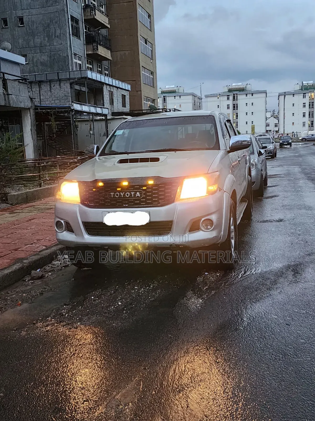 New Toyota Hilux 2013 Silver