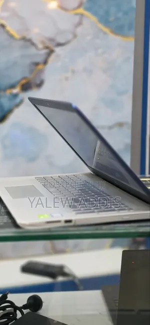 New Laptop HP Pavilion 15 12GB Intel Core i7 SSD 1T
