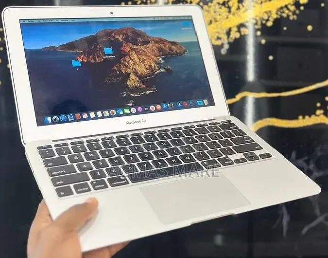 New Laptop Apple MacBook Air 2015 8GB Intel Core i5 SSD 128GB