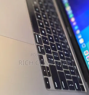 New Laptop Apple MacBook Pro 16GB Apple M1 SSD 512GB